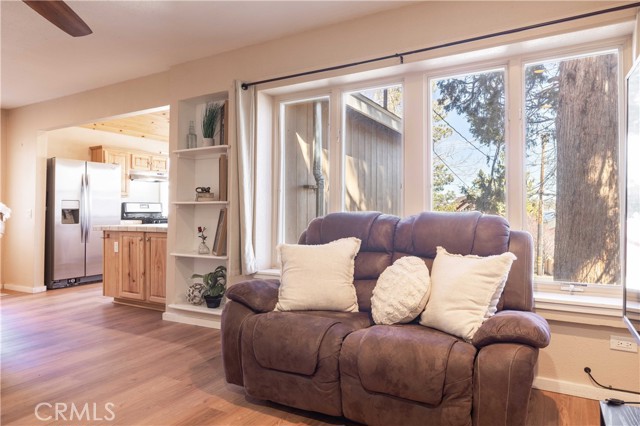 Detail Gallery Image 7 of 27 For 40177 Lakeview, Big Bear Lake,  CA 92315 - 3 Beds | 2 Baths