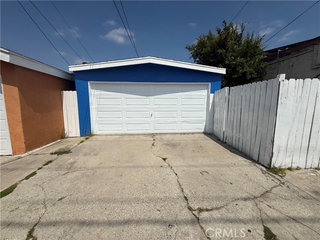 1735 Chestnut Avenue, Long Beach CA: https://media.crmls.org/medias/27170fb1-5a40-4124-8a87-302bcde7e048.jpg