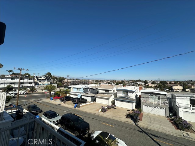 Detail Gallery Image 16 of 27 For 1747 Wollacott, Redondo Beach,  CA 90278 - 3 Beds | 2/1 Baths