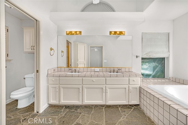 Detail Gallery Image 28 of 44 For 9484 N Woodmont Dr, Fresno,  CA 93720 - 4 Beds | 3 Baths