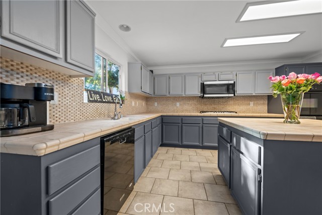 46140 Grace Court, Temecula CA: https://media.crmls.org/medias/2718fdb0-f075-4599-ba55-47639d0c48e3.jpg