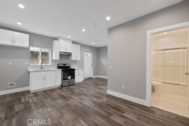 7719 Nestle Avenue, Reseda CA: https://media.crmls.org/medias/271926e5-9cff-4e4d-aa54-02f43f987b11.jpg