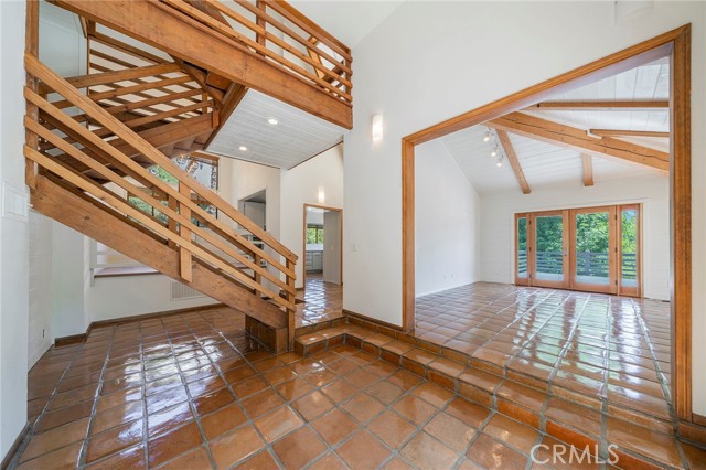 Detail Gallery Image 15 of 45 For 5245 Elvira Rd, Woodland Hills,  CA 91364 - 3 Beds | 3 Baths