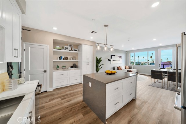 Detail Gallery Image 5 of 26 For 1105 S Cleveland St #205,  Oceanside,  CA 92054 - 2 Beds | 2 Baths