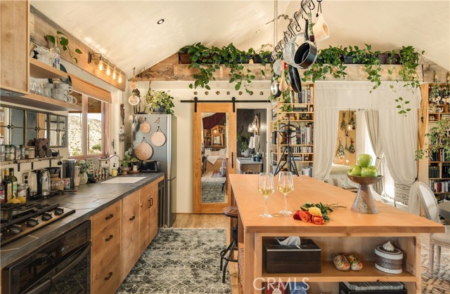 Detail Gallery Image 27 of 74 For 5517 Bartlett Mountain Rd, Joshua Tree,  CA 92252 - 2 Beds | 2 Baths