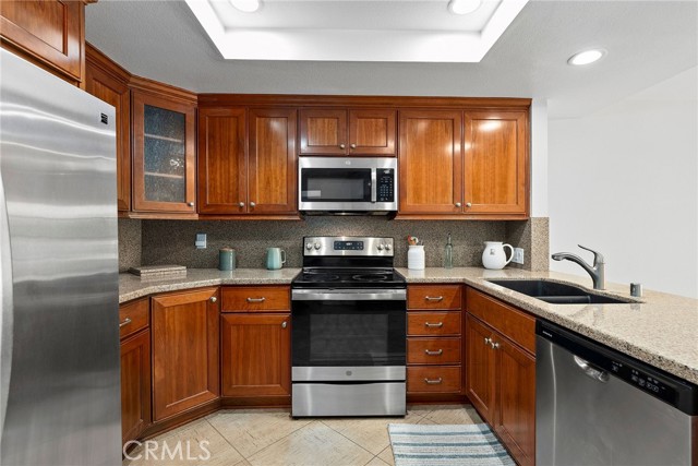 18301 Gum Tree Lane, Huntington Beach CA: https://media.crmls.org/medias/271aa10d-8638-4cbe-869b-c550b26ed387.jpg