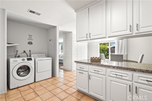 43160 Virginia Avenue, Palm Desert CA: https://media.crmls.org/medias/271ae91e-bd9c-49d4-addd-8e7fda2c1c3c.jpg