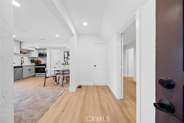 Detail Gallery Image 21 of 31 For 2838 Lambert, Los Angeles,  CA 90068 - 7 Beds | 7 Baths