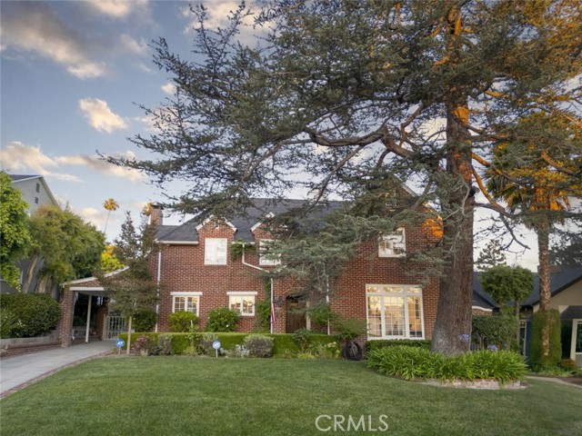1640 Ard Eevin Avenue, Glendale CA: https://media.crmls.org/medias/271bf27b-caa4-4b82-89b7-ab6fe732e61d.jpg