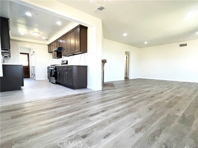 Detail Gallery Image 4 of 25 For 408 N Phillips Ave, West Covina,  CA 91791 - 4 Beds | 2 Baths