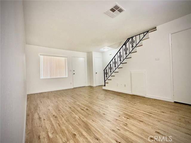 2225 N Broadway, Santa Ana CA: https://media.crmls.org/medias/271c353c-ff60-407b-b282-51c510dc0163.jpg