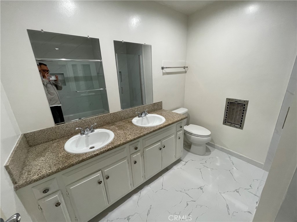https://media.crmls.org/medias/271c561d-8290-4fd2-a47b-b434941f7cd5.jpg?preset=X-Large