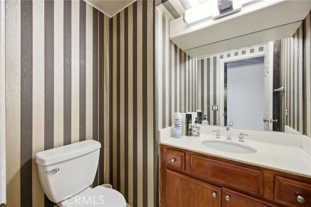 Detail Gallery Image 10 of 26 For 2131 Almeria St #102,  Corona,  CA 92879 - 3 Beds | 2/1 Baths