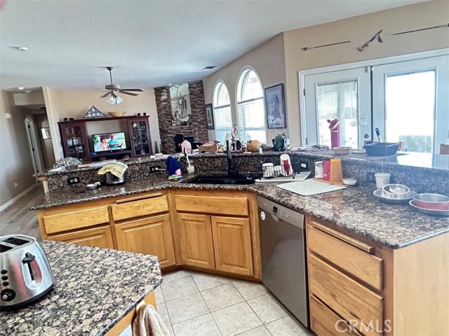 10928 Lantry Ln, Oak Hills, CA 92344 photo 32