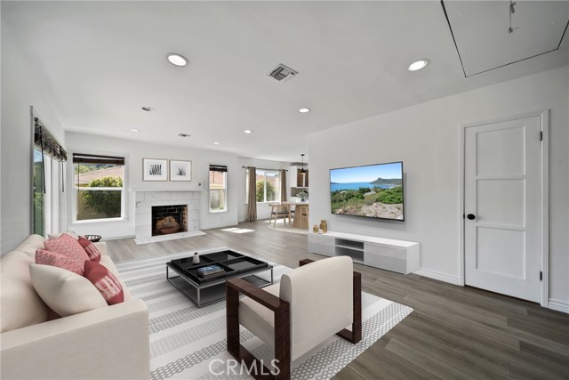 Detail Gallery Image 4 of 22 For 3549 S Cochran Ave, Los Angeles,  CA 90016 - 3 Beds | 2 Baths