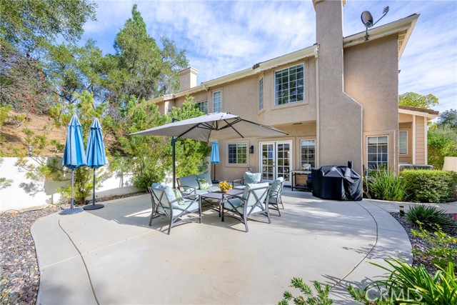 939 Blue Mountain, Westlake Village CA: https://media.crmls.org/medias/27210024-de2a-45ee-836b-4c2c7a43e904.jpg