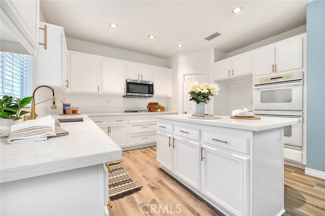 37089 Meadow Brook Way, Beaumont CA: https://media.crmls.org/medias/2721a18a-1601-45f5-b26e-b9144f8e0a0c.jpg