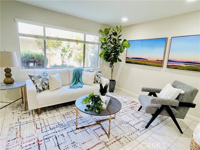 Detail Gallery Image 4 of 8 For 1777 Mitchell Ave #97,  Tustin,  CA 92780 - 3 Beds | 2/1 Baths