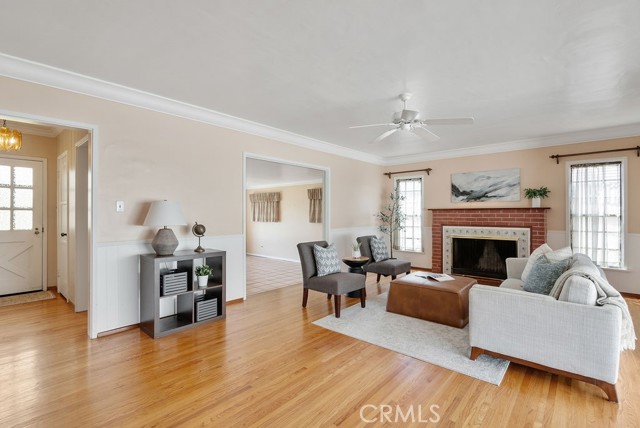 10525 Olive Street, Temple City CA: https://media.crmls.org/medias/2722b808-e418-4d16-8c49-320ddcf3b159.jpg