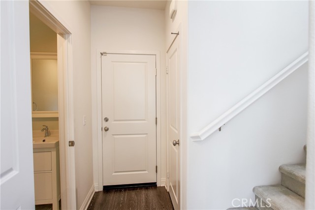 Detail Gallery Image 10 of 32 For 3981 E Heritage Ln, Ontario,  CA 91761 - 3 Beds | 2/1 Baths