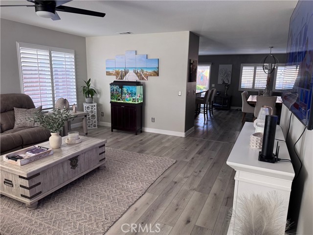 Detail Gallery Image 2 of 14 For 4570 Ferngreen, Hemet,  CA 92545 - 4 Beds | 2 Baths