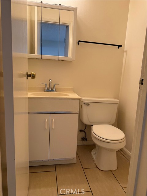 Detail Gallery Image 11 of 12 For 1953 N Parish #C,  Burbank,  CA 91504 - 2 Beds | 1/1 Baths