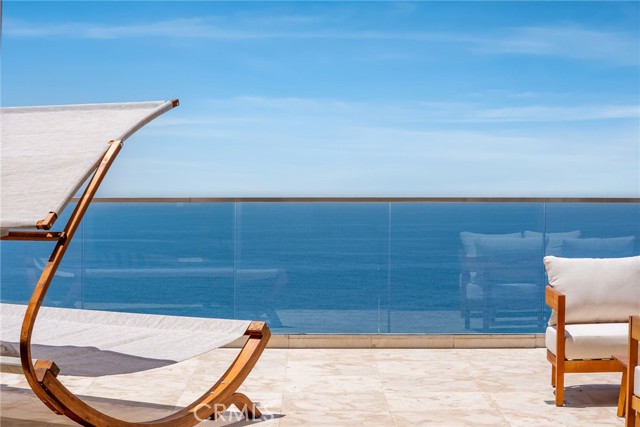 900 Gainsborough Drive, Laguna Beach CA: https://media.crmls.org/medias/2723f84d-ad95-4a78-86c8-a91a0733df78.jpg