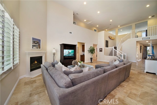 Detail Gallery Image 4 of 33 For 5572 Thoroughbred St, Oceanside,  CA 92057 - 4 Beds | 3/1 Baths