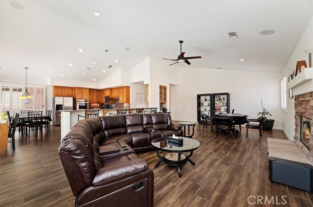 Detail Gallery Image 23 of 67 For 2757 Palmetto Ln, Corona,  CA 92881 - 5 Beds | 4/2 Baths