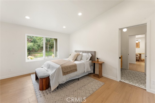 20217 Wells Drive, Woodland Hills CA: https://media.crmls.org/medias/27256023-4e6a-44d2-8c2d-b2b6bc8691e1.jpg