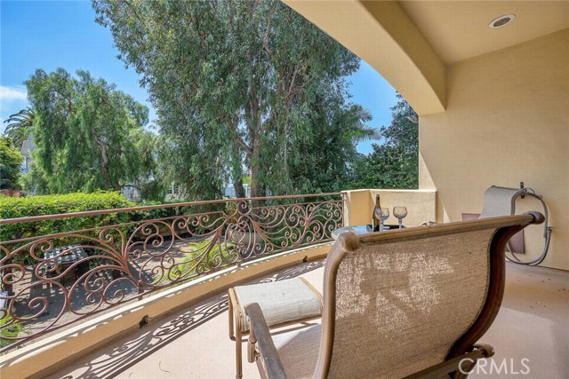 1036 Avenue C, Redondo Beach, California 90277, 5 Bedrooms Bedrooms, ,4 BathroomsBathrooms,Residential,For Sale,Avenue C,SB26075417