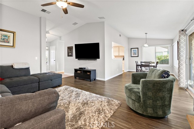 Detail Gallery Image 9 of 42 For 904 Spyglass Ct, Paso Robles,  CA 93446 - 3 Beds | 2 Baths