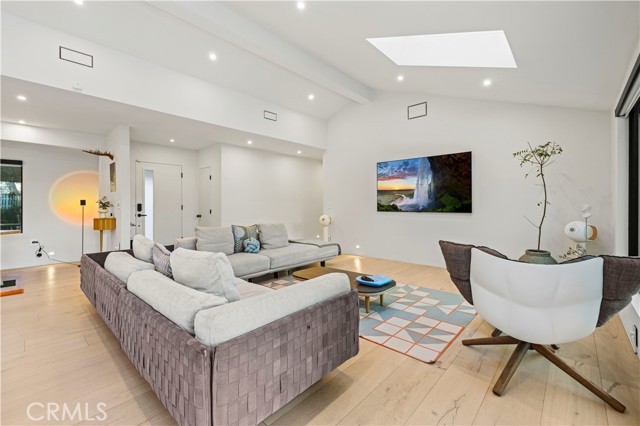 Detail Gallery Image 9 of 49 For 3640 Wrightwood, Studio City,  CA 91604 - 3 Beds | 3 Baths