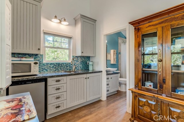 Detail Gallery Image 6 of 13 For 1560 Emerson Rd, Cambria,  CA 93428 - 0 Beds | 1 Baths