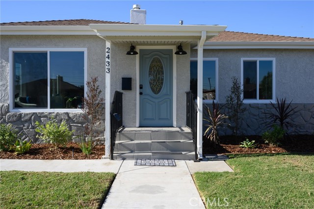 Detail Gallery Image 1 of 34 For 2433 Senta Ave, Commerce,  CA 90040 - 3 Beds | 2/1 Baths