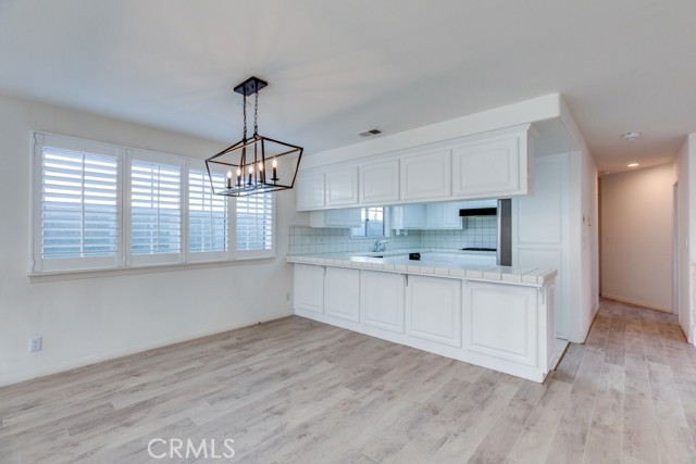 645 Longfellow Avenue, Hermosa Beach CA: https://media.crmls.org/medias/27277a82-55da-4cbb-b92c-7000522e6aac.jpg