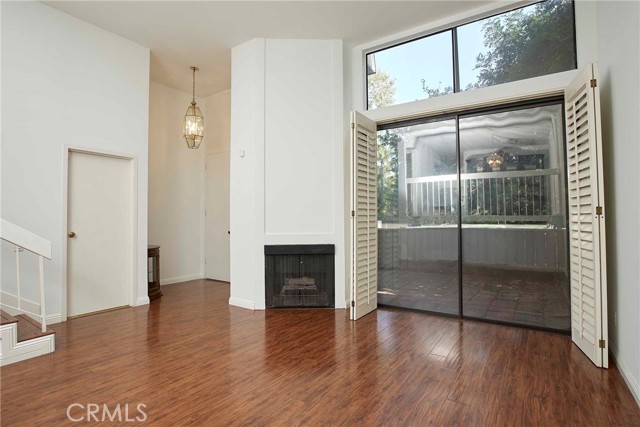 6121 Shoup Avenue, Woodland Hills CA: https://media.crmls.org/medias/27279880-04e4-4409-8d7d-bbbd59d65223.jpg