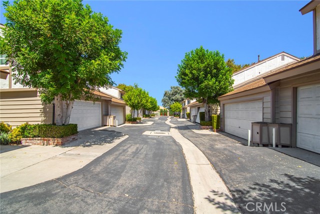 Detail Gallery Image 26 of 27 For 18319 Collins St #3,  Tarzana,  CA 91356 - 3 Beds | 3 Baths