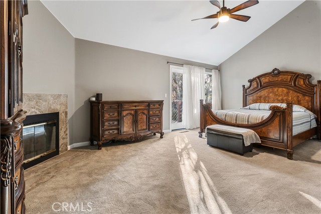 Detail Gallery Image 9 of 51 For 346 Vista De Oro, Hollister,  CA 95023 - 4 Beds | 3/1 Baths