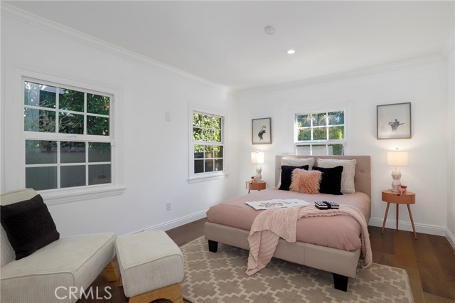 543 N Gardner Street, Los Angeles CA: https://media.crmls.org/medias/2728cd1f-553a-4b49-90ec-8a5ed797f99d.jpg