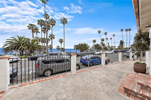350 Cliff, Laguna Beach CA: https://media.crmls.org/medias/272960b4-2a99-4efa-b55f-fb52378b1e17.jpg