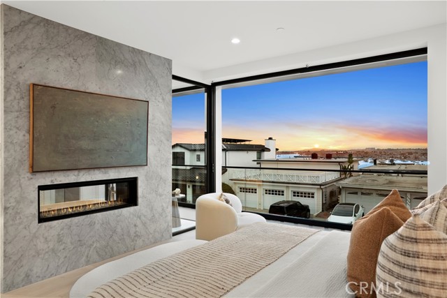 220 Carnation Ave., Corona del Mar CA: https://media.crmls.org/medias/27298a51-9ad1-4c2f-a110-e25165020e5d.jpg