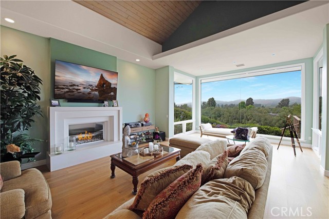 1525 Ramona Drive, Camarillo CA: https://media.crmls.org/medias/2729fa0f-46b2-42a4-aef3-6bde2dc0c093.jpg