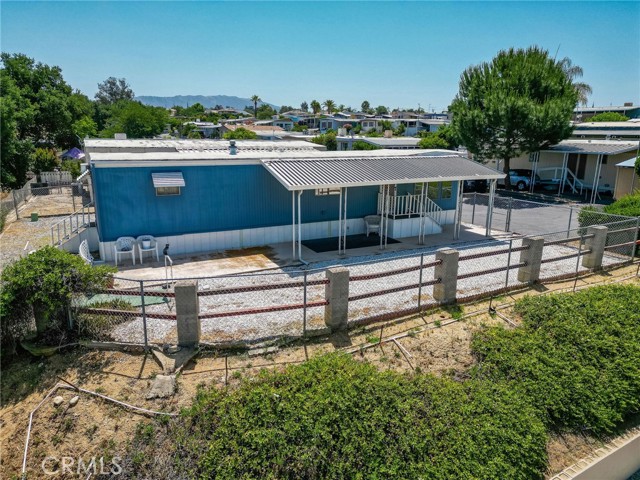 12995 6th, Yucaipa CA: https://media.crmls.org/medias/272a36f1-8f8a-4621-af2f-b79c145573dd.jpg