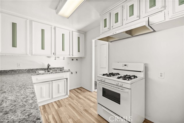 Detail Gallery Image 7 of 20 For 45443 Saigon, Lancaster,  CA 93534 - 3 Beds | 2 Baths