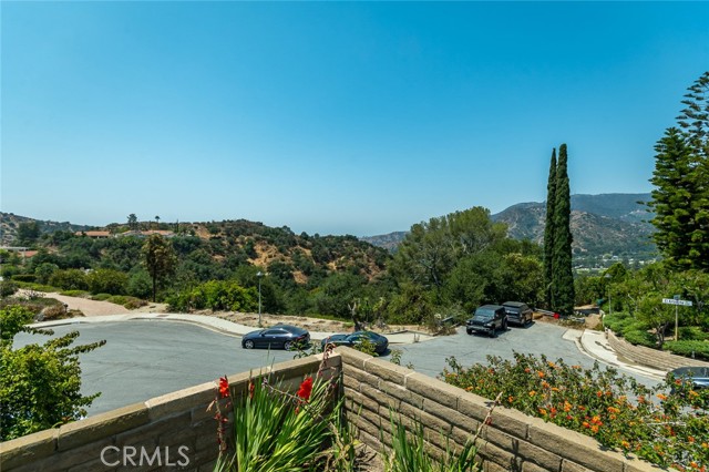 Detail Gallery Image 34 of 38 For 2251 El Arbolita Dr, Glendale,  CA 91208 - 2 Beds | 2 Baths