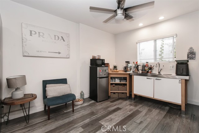 Detail Gallery Image 33 of 36 For 19545 Calvert St, Tarzana,  CA 91335 - 5 Beds | 2/1 Baths