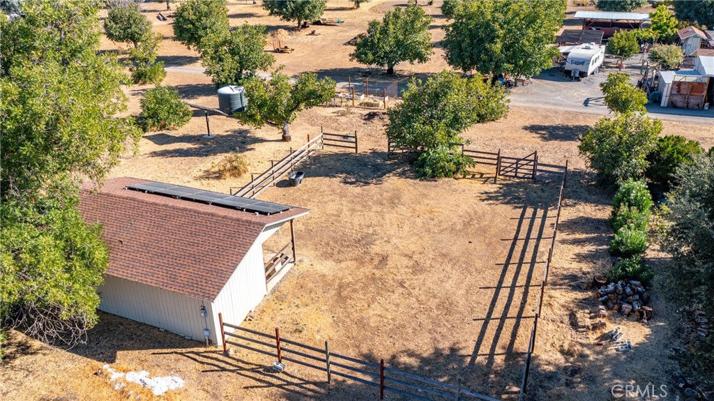 https://media.crmls.org/medias/272e25a3-6a06-4849-ba40-bdeb870f7f4f.jpg?preset=X-Large