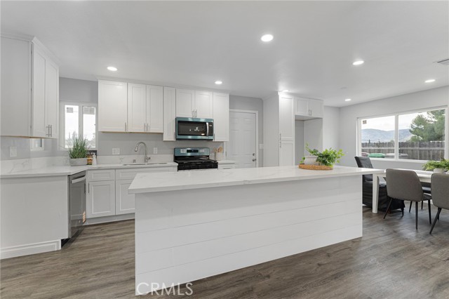 Detail Gallery Image 2 of 32 For 432 Pendleton, Banning,  CA 92220 - 4 Beds | 2 Baths