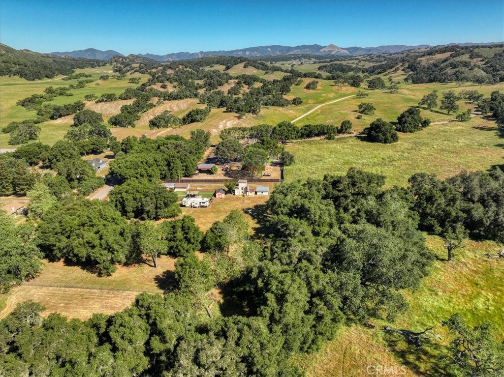 https://media.crmls.org/medias/272ef970-add7-42bf-8c04-2266ea1a938b.jpg?preset=X-Large